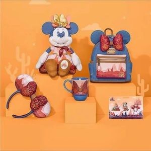 Minnie Mouse main attraction thunder mountain set